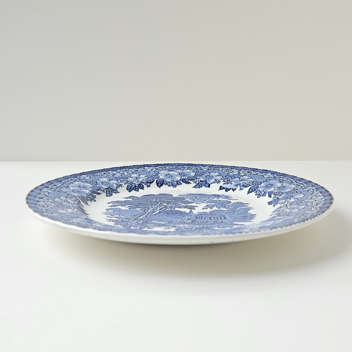 Assiette en faïence – Barratts of Staffordshire Ltd. – Burslem, Stoke-on-Trent, v. 1950-1960
