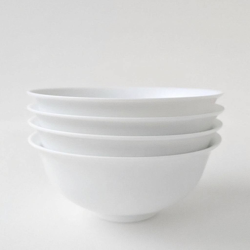 Lot de quatre bols en porcelaine fine – Contraste Émail / Biscuit – Saint-Léonard-de-Noblat, début du XXIe s..