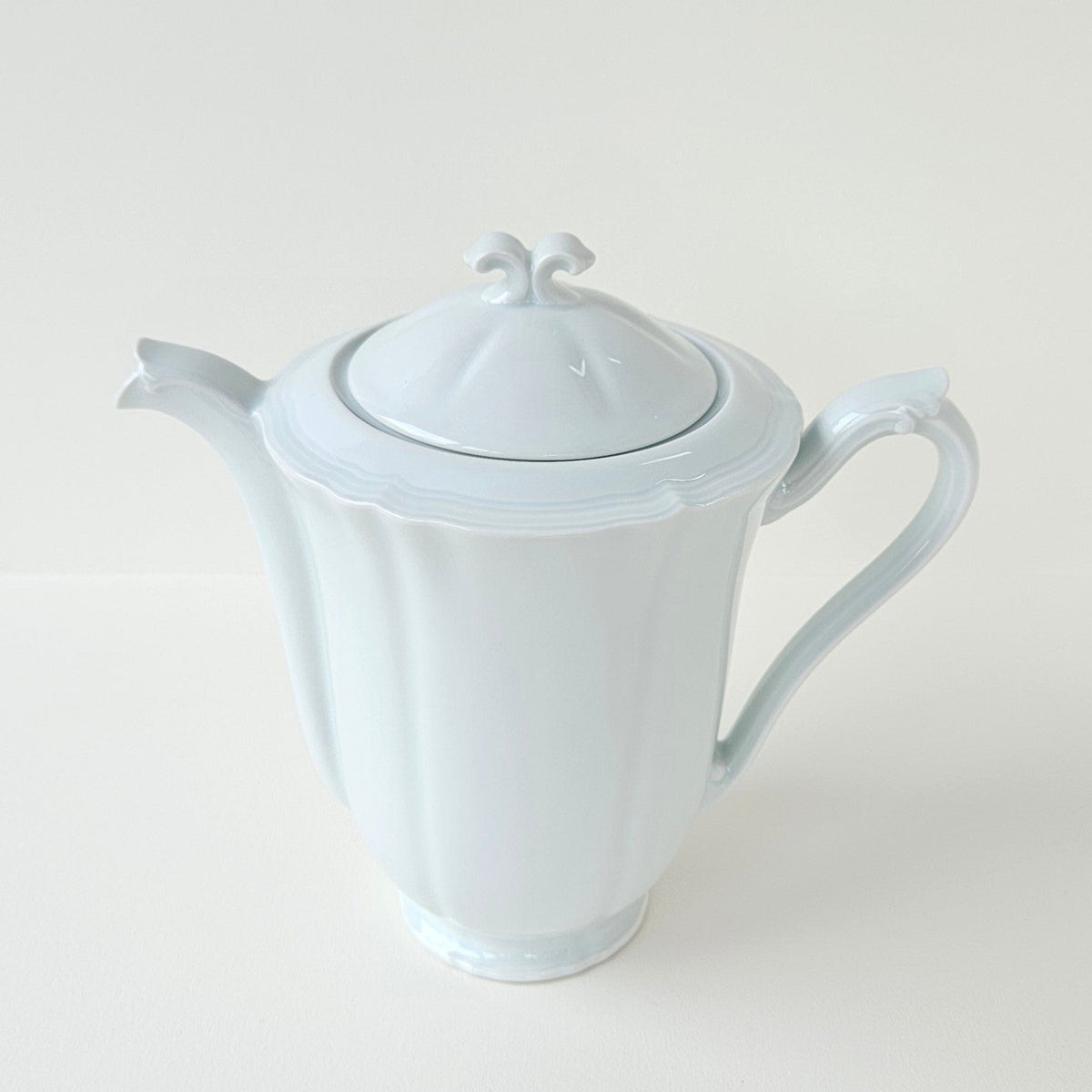 Coffee Pot – Limoges Porcelain – Mid-20th Century