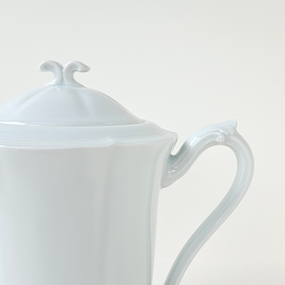 Coffee Pot – Limoges Porcelain – Mid-20th Century