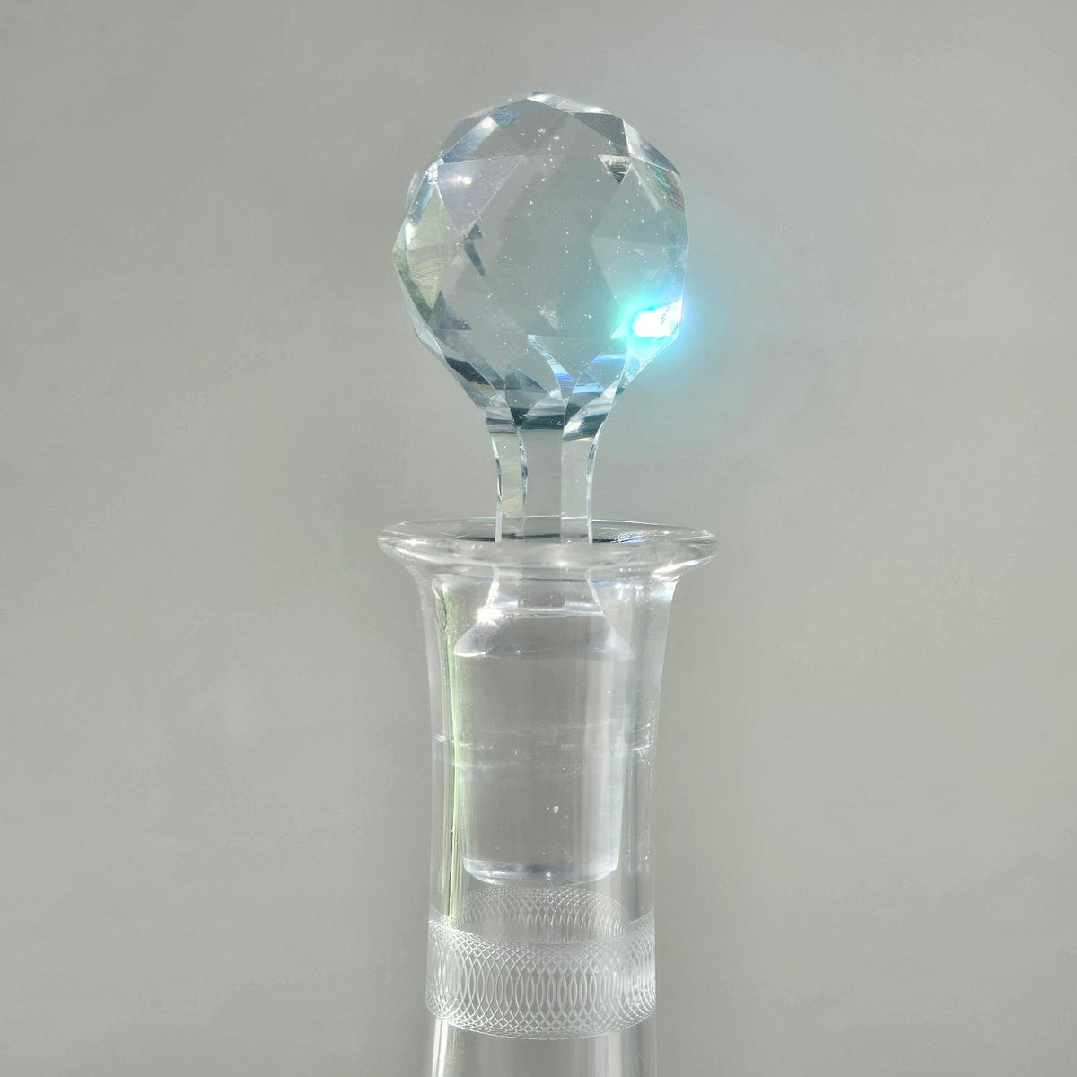 Carafe à décanter en verre gravé – France, milieu du XXᵉ s.