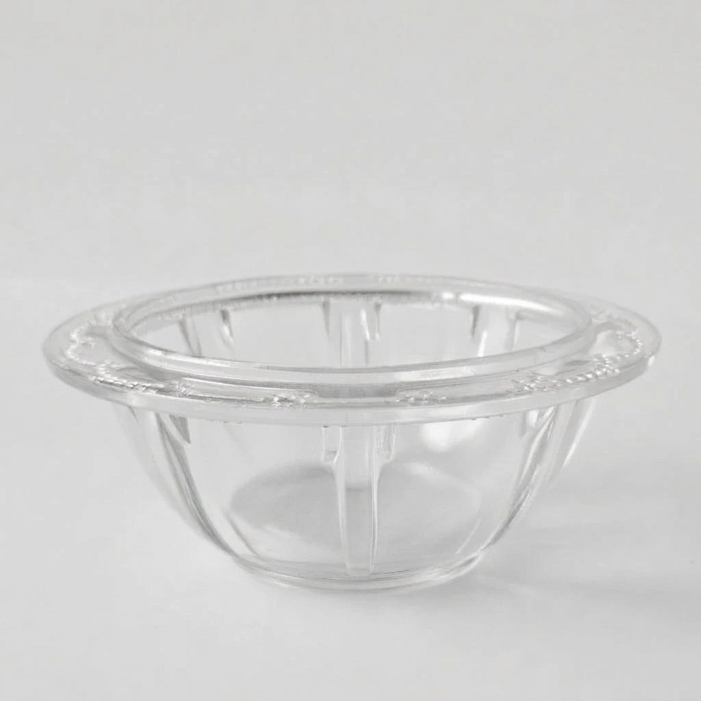 Coupelle en verre moulé à décor perlé et rayonnant – XXᵉ siècle