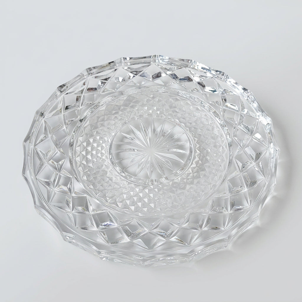 Dessous de bouteille en verre moulé à facettes – XXᵉ siècle