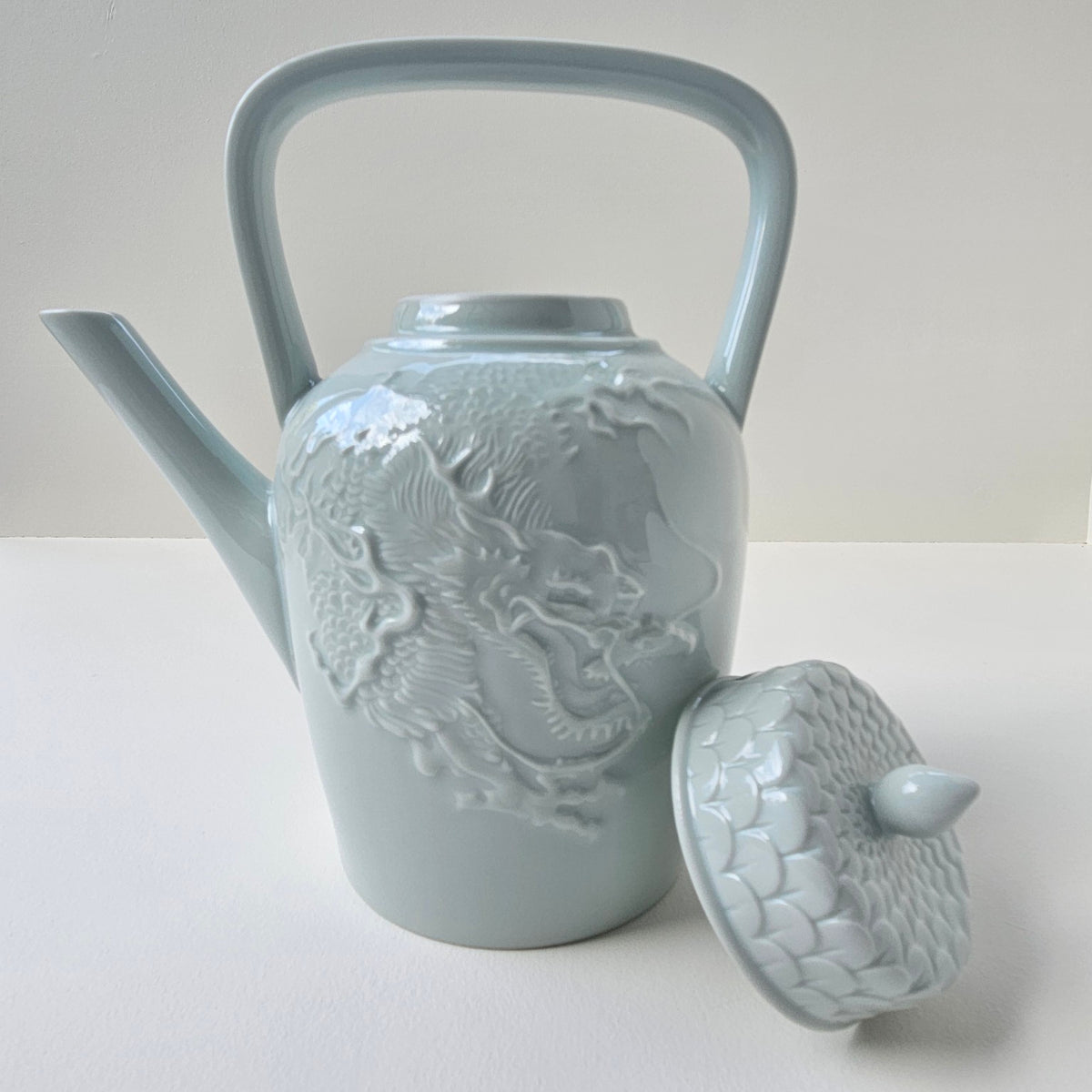 Théière en porcelaine céladon – Manufacture Haviland – Limoges, XXIe s.