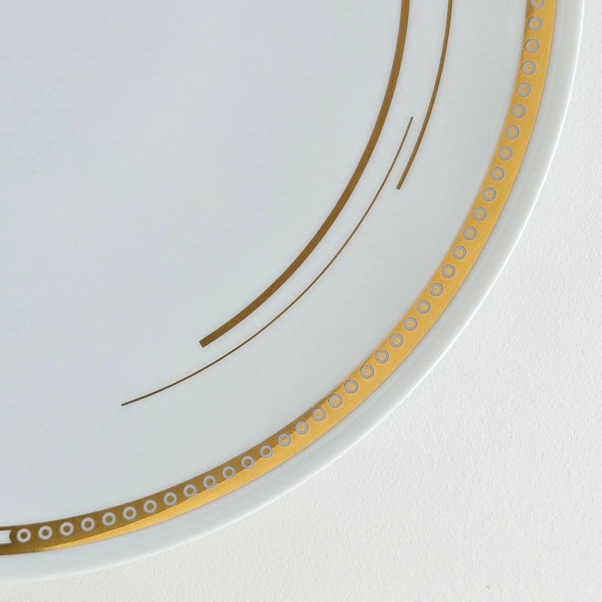 Plat de service / Assiette de présentation – Hôtel de Crillon – Manufacture Haviland – Limoges, XXIe s.