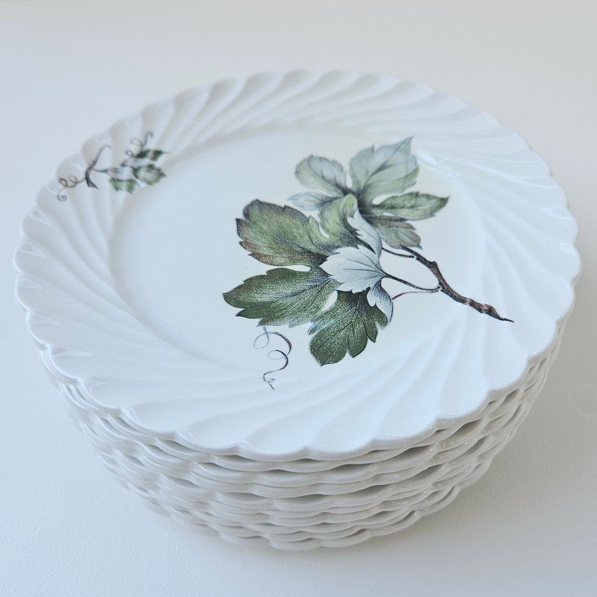 Assiettes à dessert en faïence fine – Manufacture K&G – Lunéville, v. 1970-1980