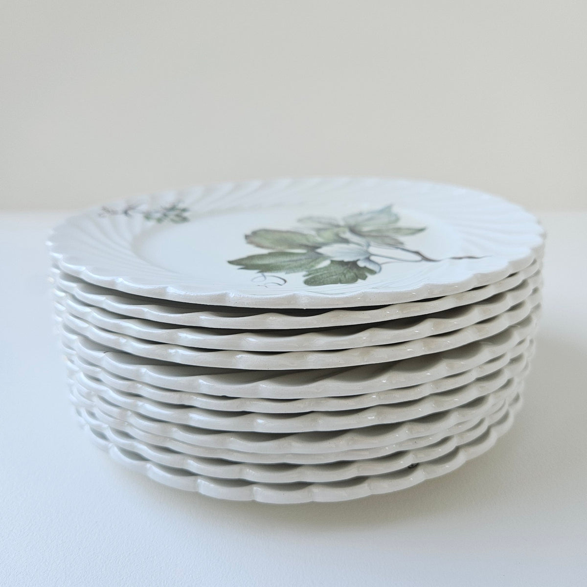 Assiettes à dessert en faïence fine – Manufacture K&G – Lunéville, v. 1970-1980