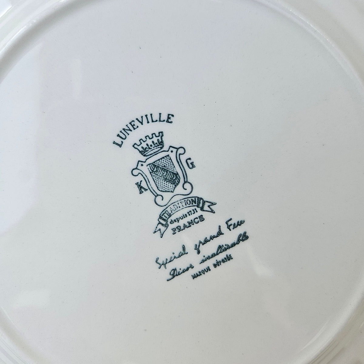 Assiettes à dessert en faïence fine – Manufacture K&G – Lunéville, v. 1970-1980