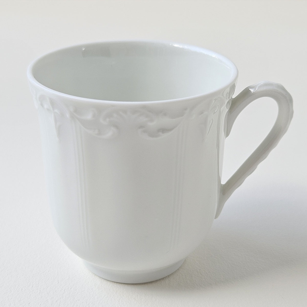 Paire de tasses à café – Manufacture Raynaud – Limoges, 2e moitié du XXᵉ s.