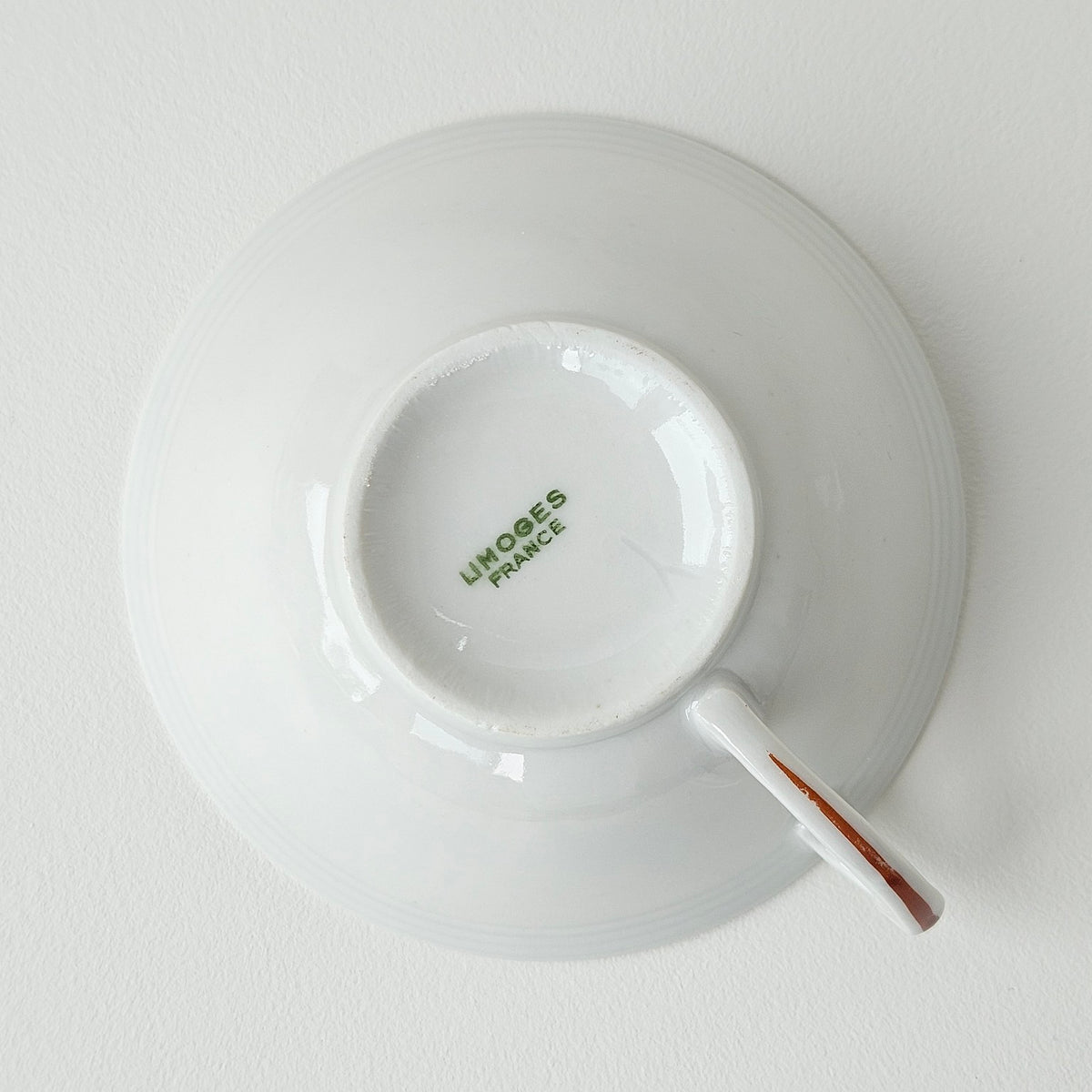 Paire de tasses à thé en porcelaine fine – Limoges, Milieu du XXe s.