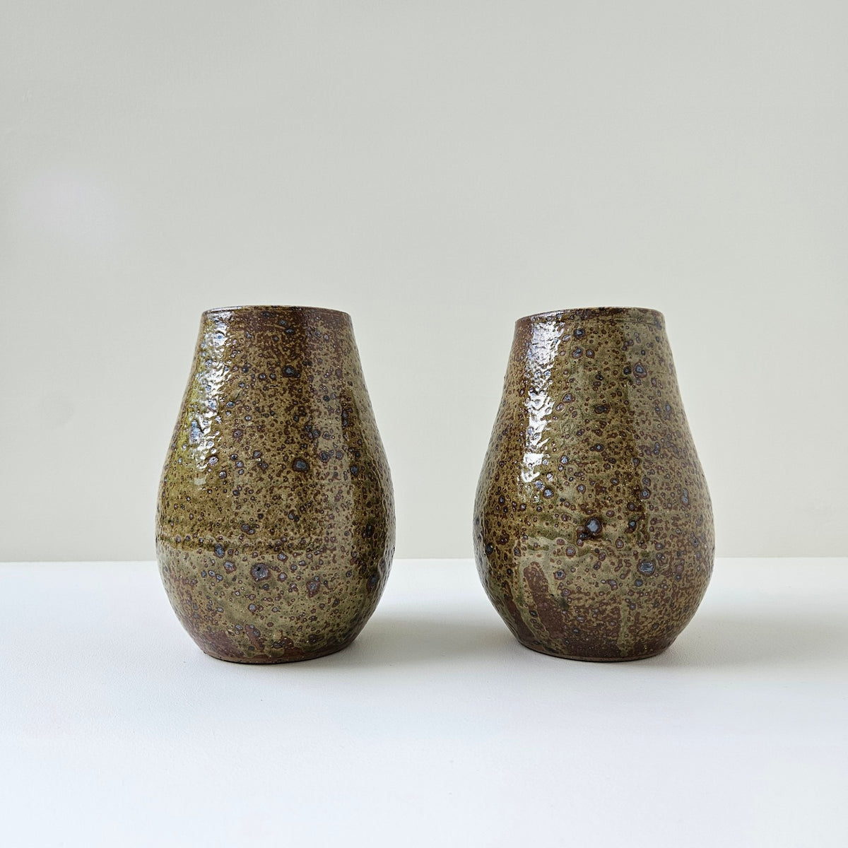 Paire de vases en grès émaillé – France, v. 1970