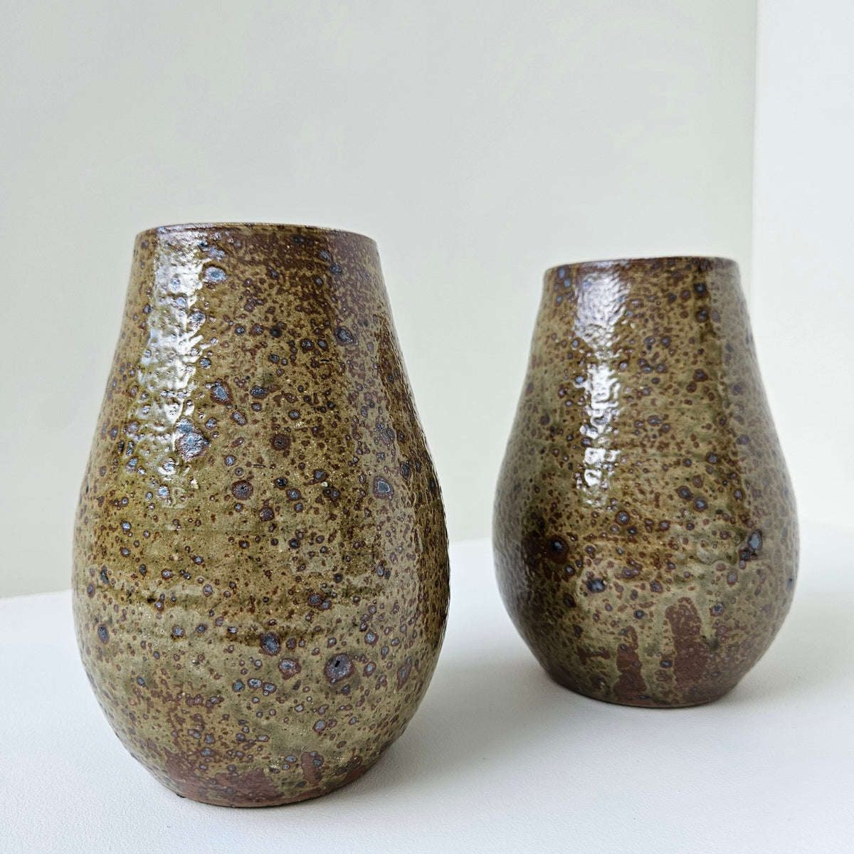 Paire de vases en grès émaillé – France, v. 1970