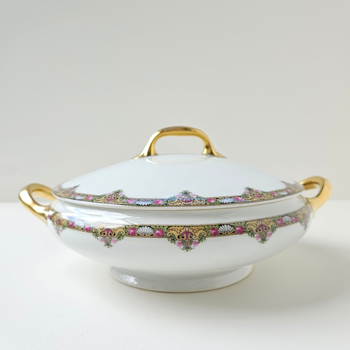 Petit légumier couvert – Manufacture Elite Works (Bawo & Dotter) – Limoges, v. 1900-1914