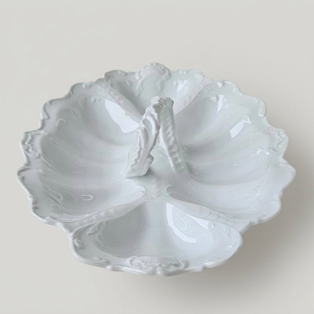 Grand serviteur en porcelaine blanche émaillée – Limoges, 2e moitié du XXᵉ s.