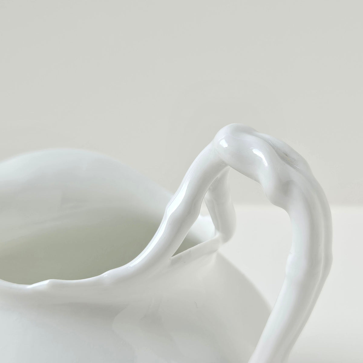 Crémier en porcelaine blanche – Manufacture Jean Pouyat – Limoges, v. 1890-1900
