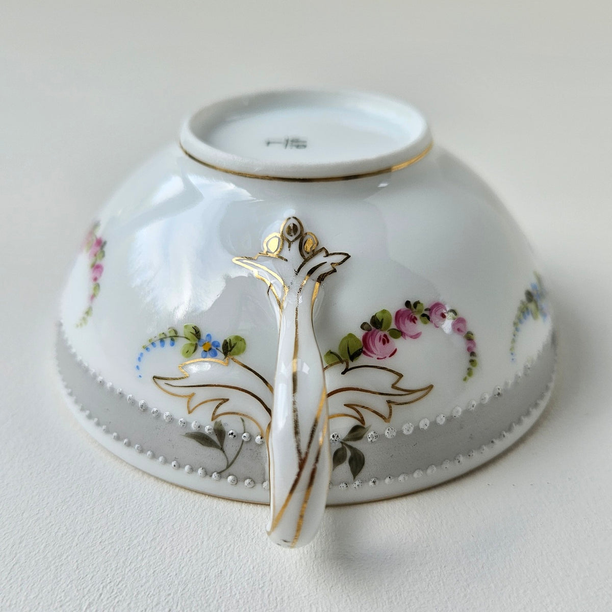 Tasse en porcelaine fine de Limoges – Manufacture Jean Pouyat – Limoges, v. 1900