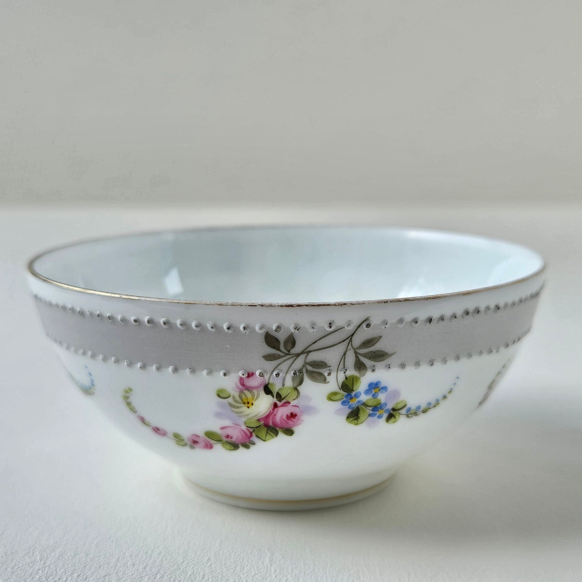 Tasse en porcelaine fine de Limoges – Manufacture Jean Pouyat – Limoges, v. 1900