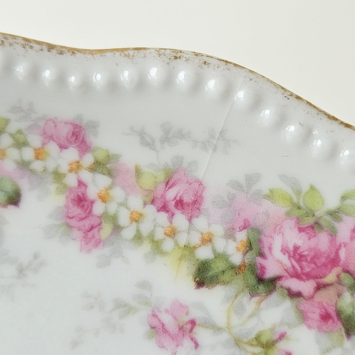 Compotier haut / Présentoir à petits gâteaux – Belle Époque – Manufacture A. Lanternier – Limoges, v. 1895–1905