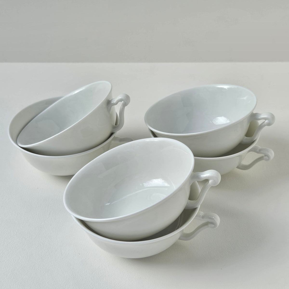 Ensemble de six tasses à thé – Manufacture Raynaud – Limoges, v. 1920-1925