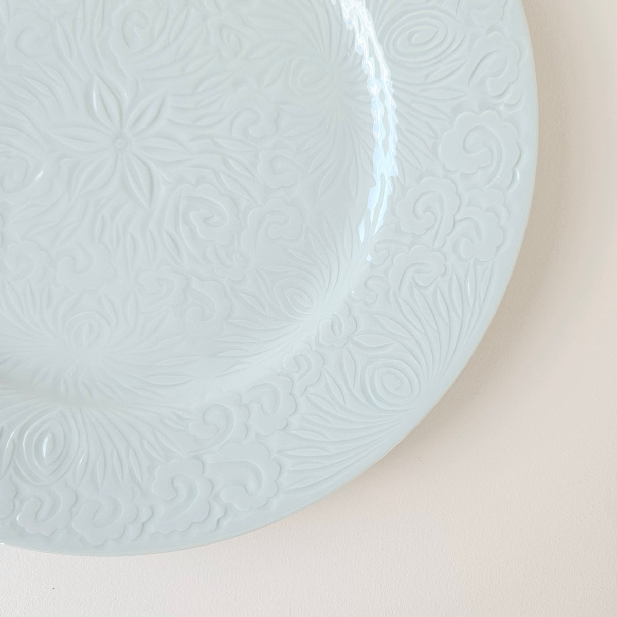 Assiette à déjeuner en porcelaine céladon – Topkapi – Manufacture Raynaud – Limoges, début du XXIe s.