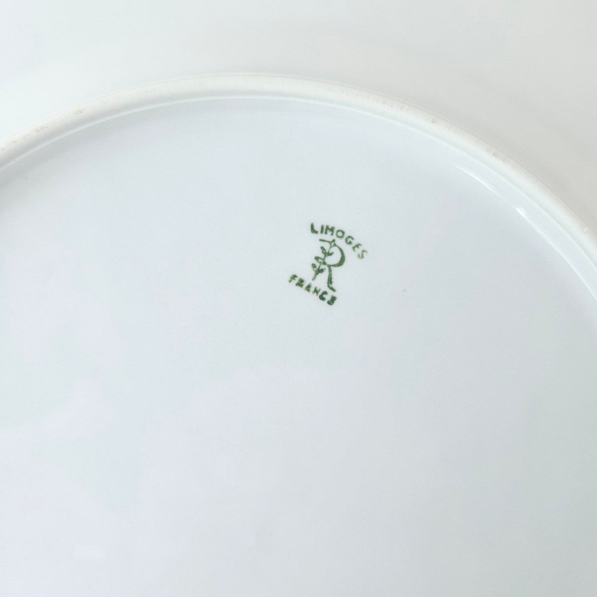 Assiette à déjeuner en porcelaine céladon – Topkapi – Manufacture Raynaud – Limoges, début du XXIe s.