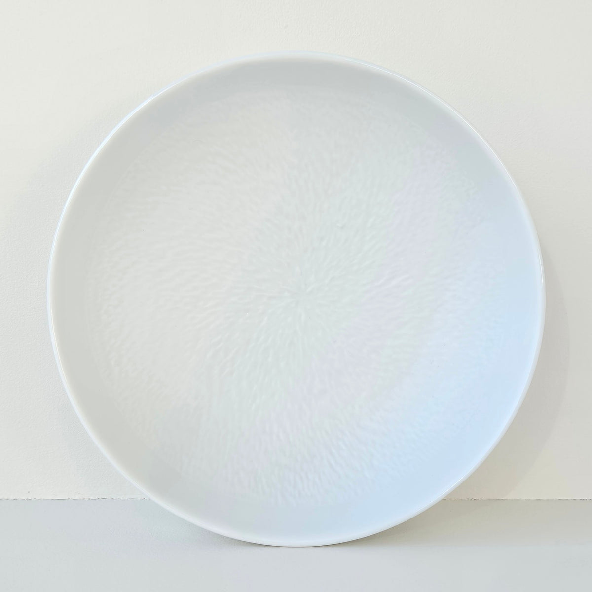 Ensemble de six assiettes creuses – Minéral – Manufacture Raynaud – Limoges, début du XXIe s.