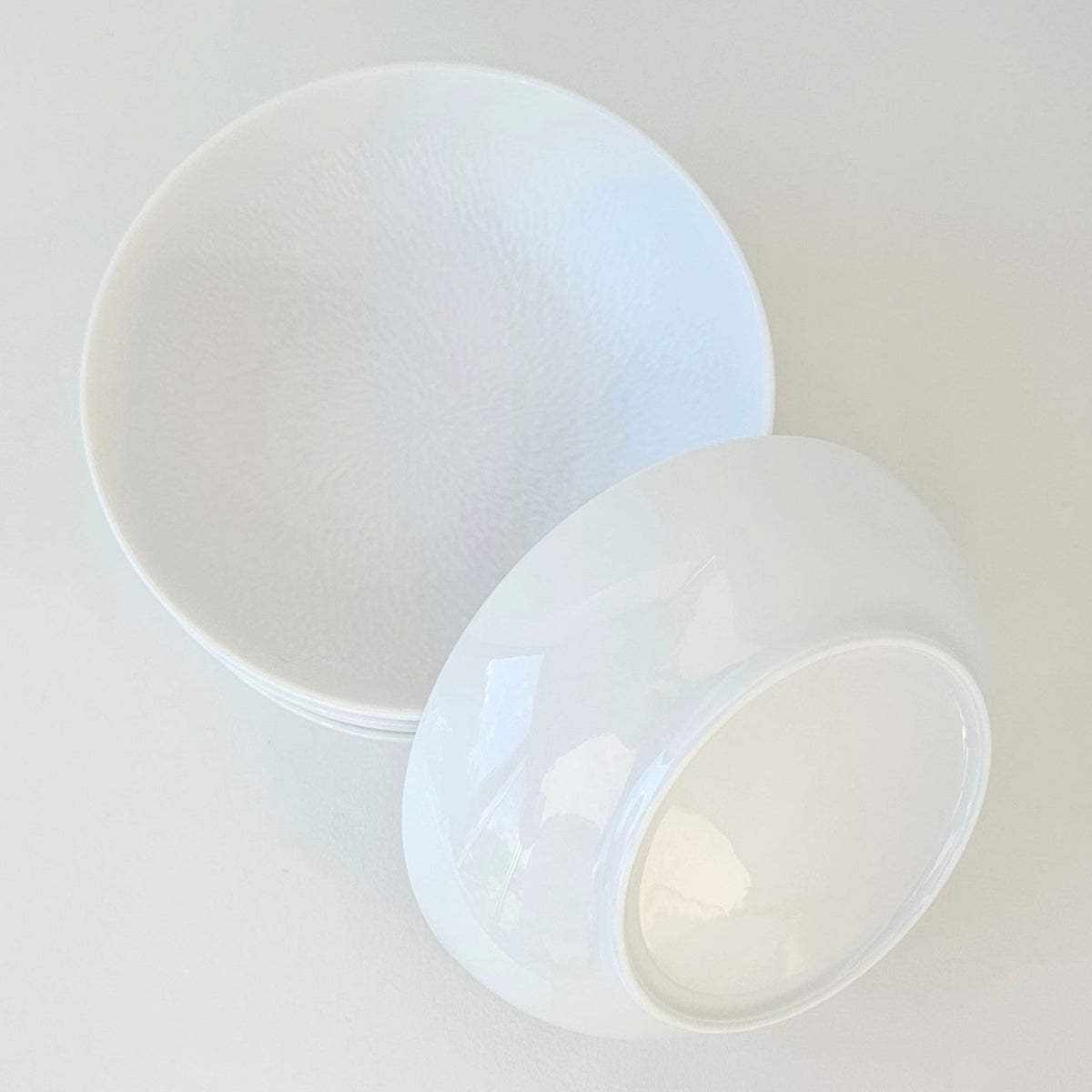Ensemble de six assiettes creuses – Minéral – Manufacture Raynaud – Limoges, début du XXIe s.