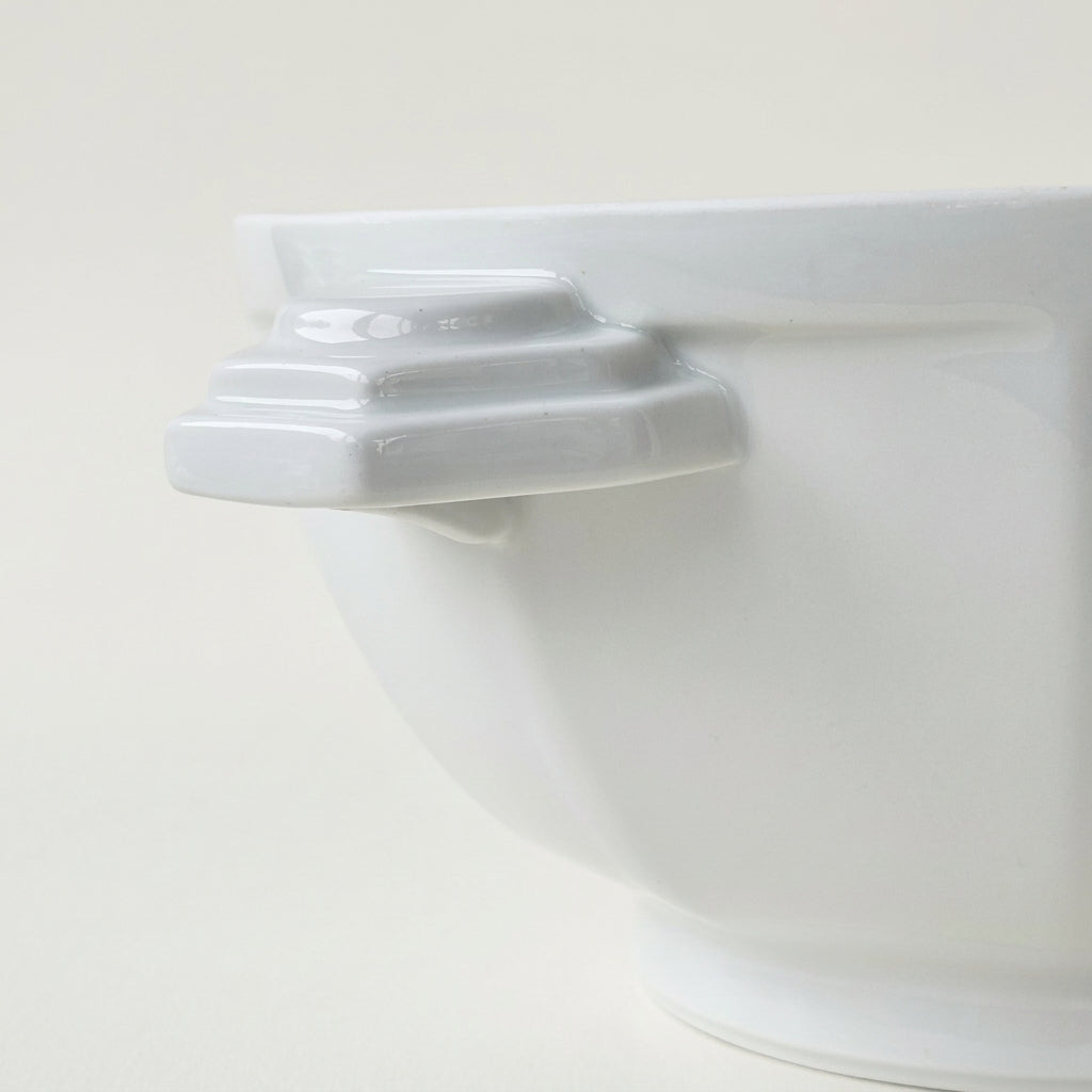 Saladier à reliefs géométriques – Manufacture Porcelaine Limousine – Limoges, v. 1930