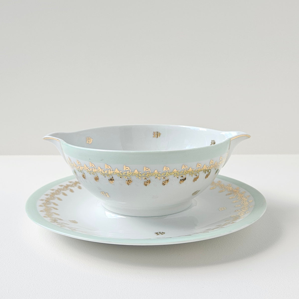 Saucière sur dormant – Manufacture Charles Ahrenfeldt – Limoges, v. 1962-1969