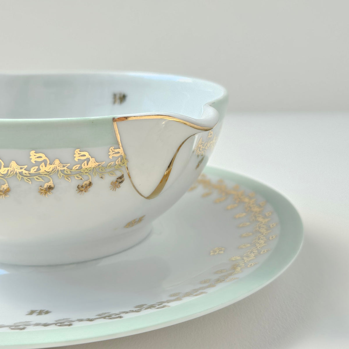 Saucière sur dormant – Manufacture Charles Ahrenfeldt – Limoges, v. 1962-1969