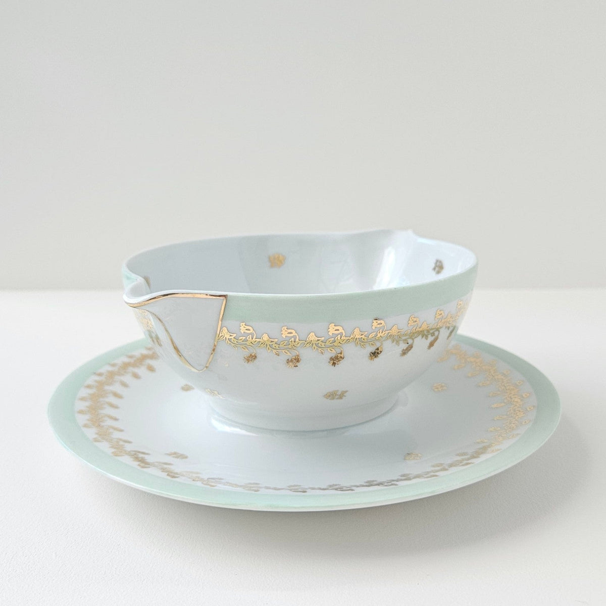 Saucière sur dormant – Manufacture Charles Ahrenfeldt – Limoges, v. 1962-1969