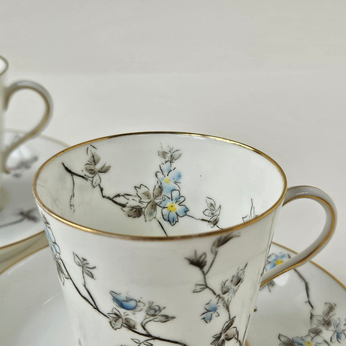 Tasses à café et leurs soucoupes – Manufacture Jean Pouyat – Limoges, v. 1900-1910