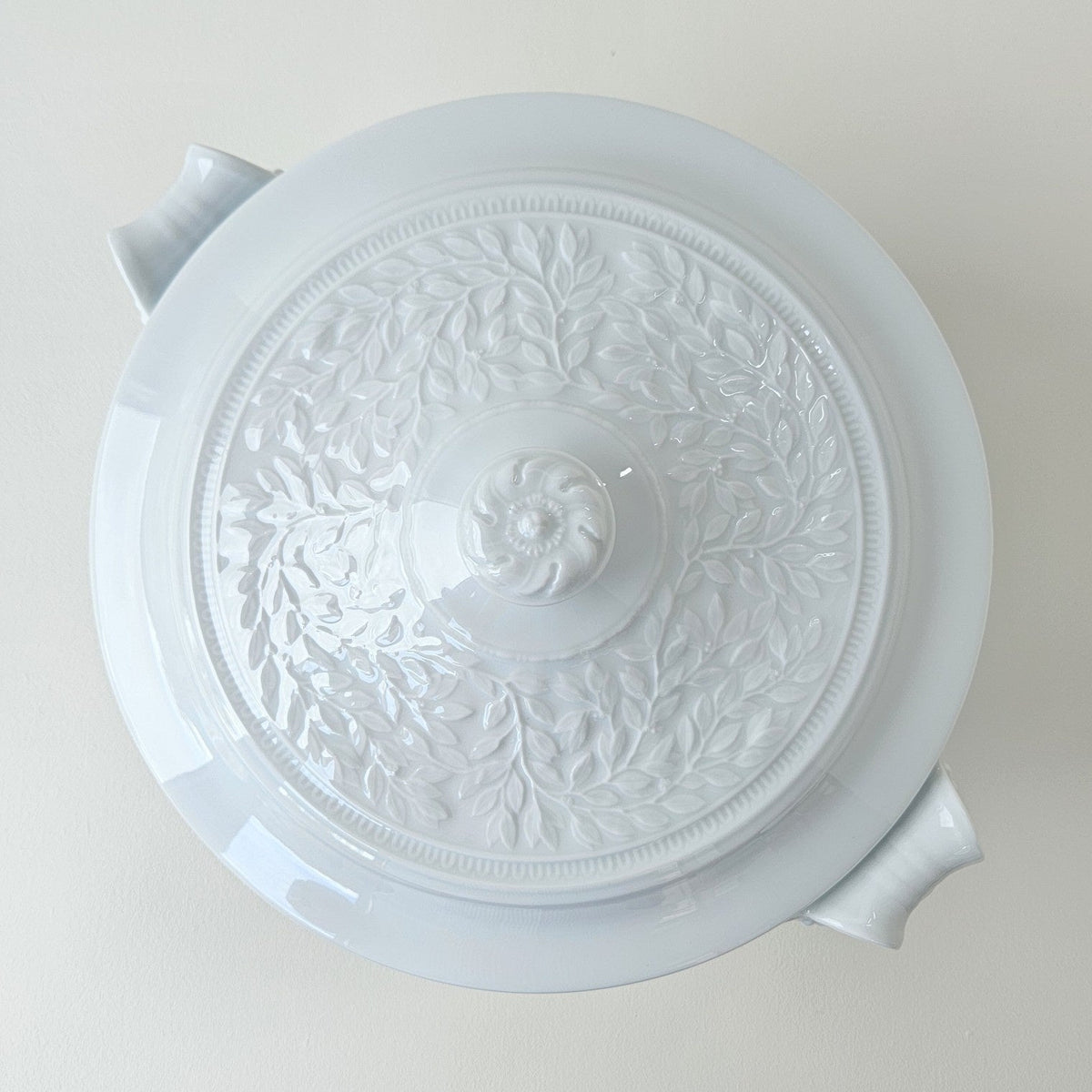 Round Tureen, “Louvre” Pattern – Manufacture Bernardaud – Limoges, 2nd Half of the 20th Century