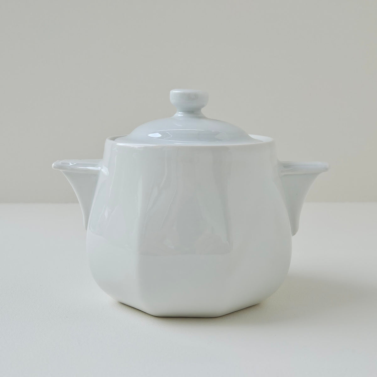 Petit sucrier couvert – Art déco – Aluminite Frugier – Limoges, v. 1920-1930