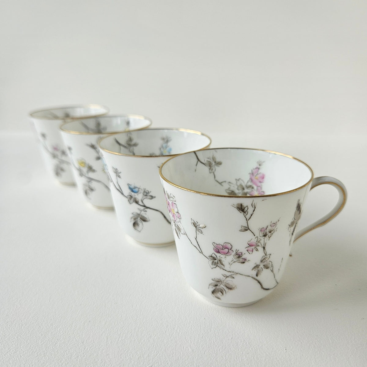Tasses à café et leurs soucoupes – Manufacture Jean Pouyat – Limoges, v. 1900-1910