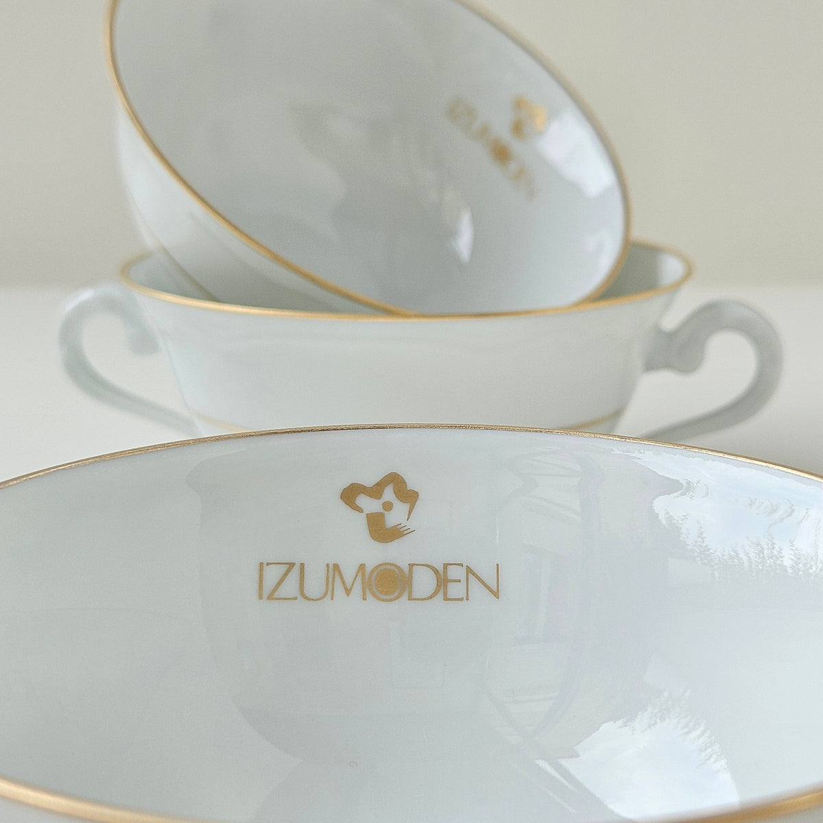 Tasses à consommé – Georges Boyer pour Izumoden (Japon) – Limoges, v. 1980-1990