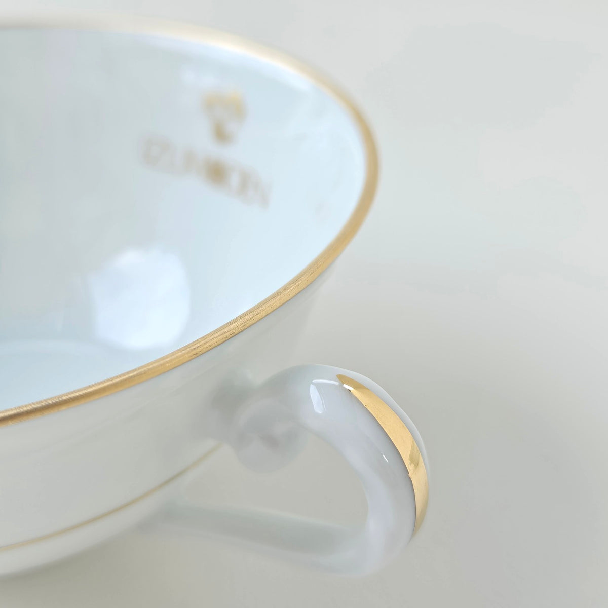 Tasses à consommé – Georges Boyer pour Izumoden (Japon) – Limoges, v. 1980-1990
