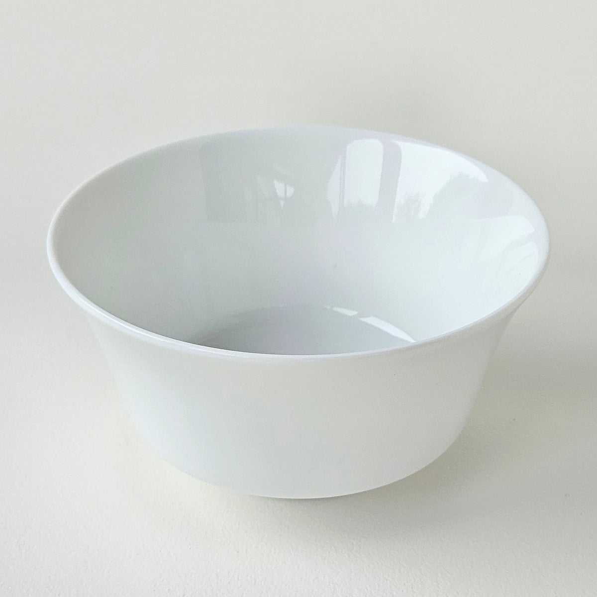 Quatre tasses à thé sans anse – Manufacture Raynaud – Limoges, XXIe s.