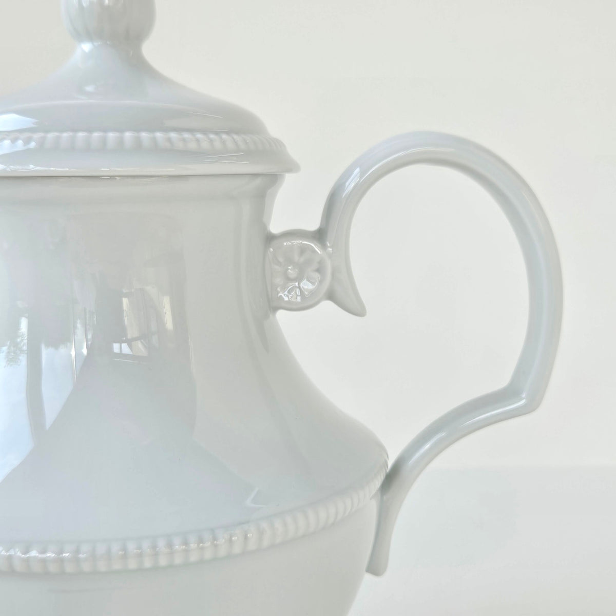 Théière ancienne – Manufacture Bernardaud – Limoges, v. 1920-1930