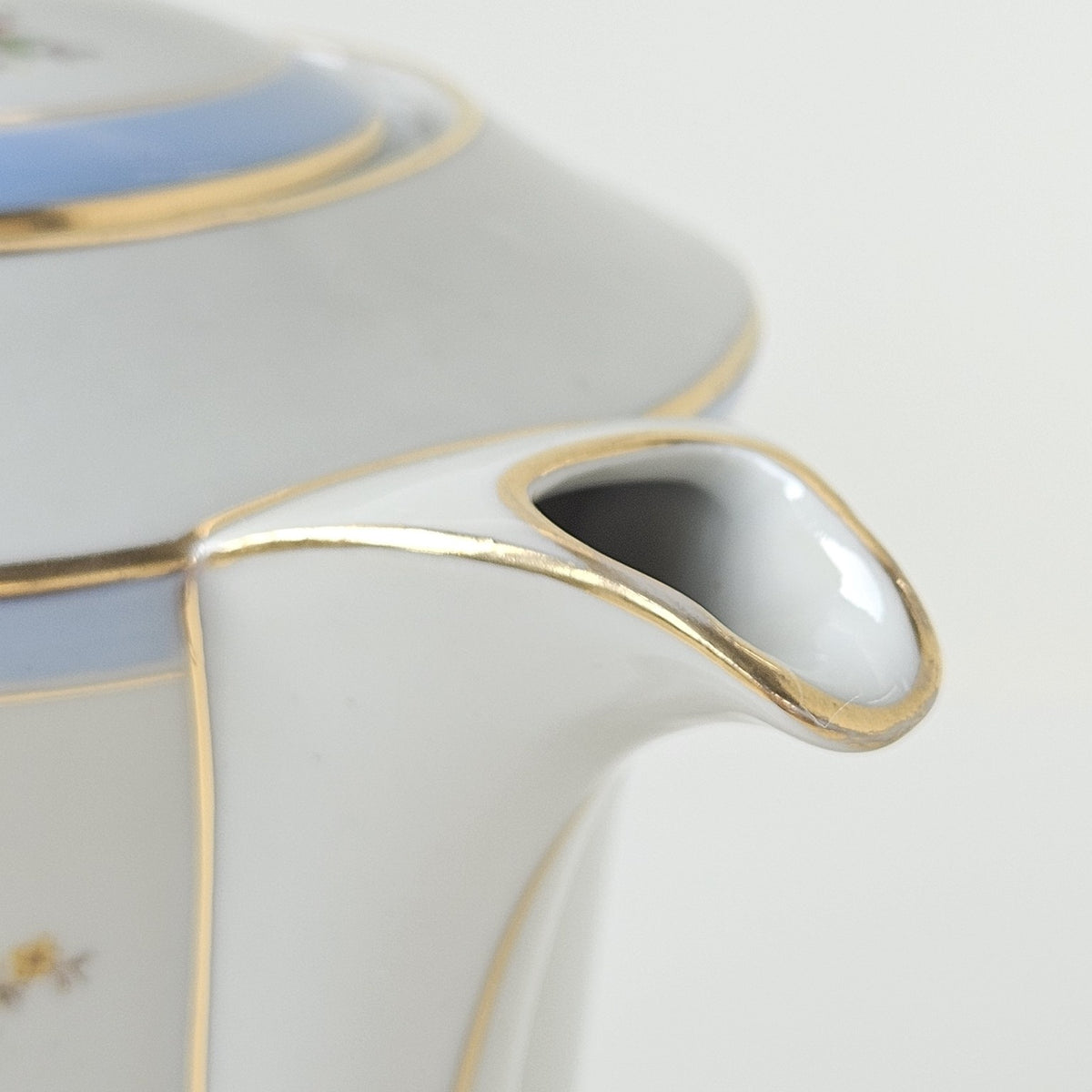 Coffee Pot – Manufacture Union Limousine – Limoges, c. 1940–1950
