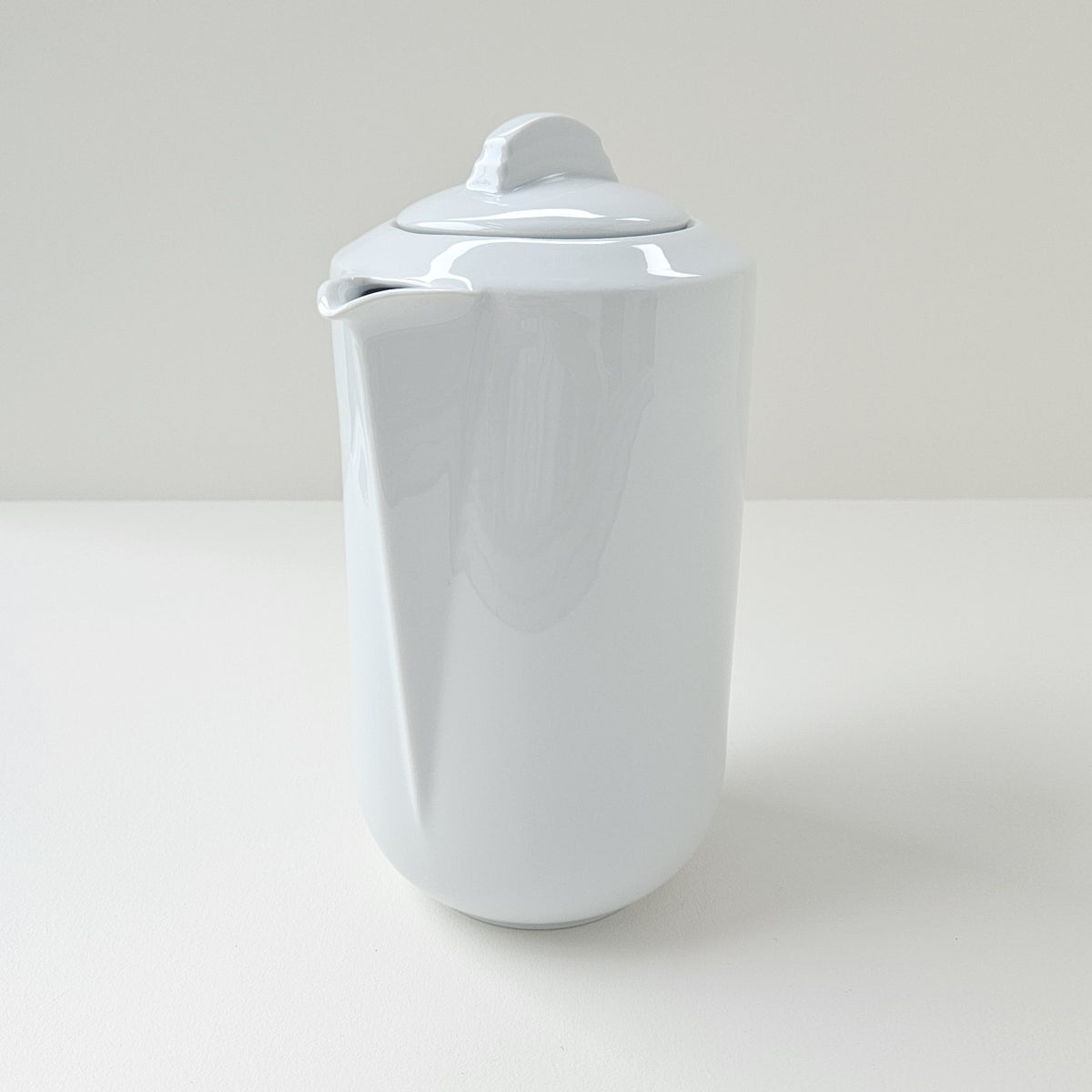 Verseuse en porcelaine – Limoges, v. 1970-1980